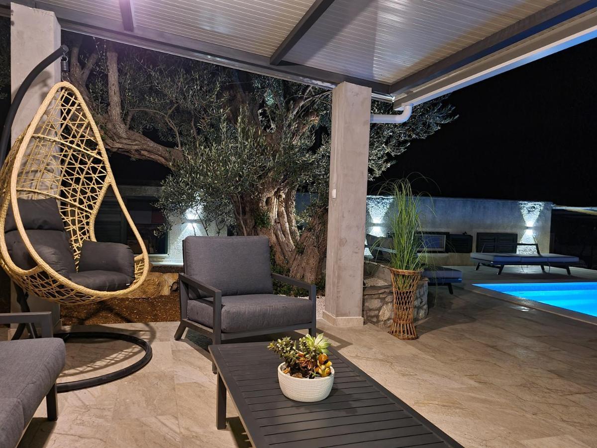 Olive Tree - House With Pool Villa Vinišće Exteriör bild